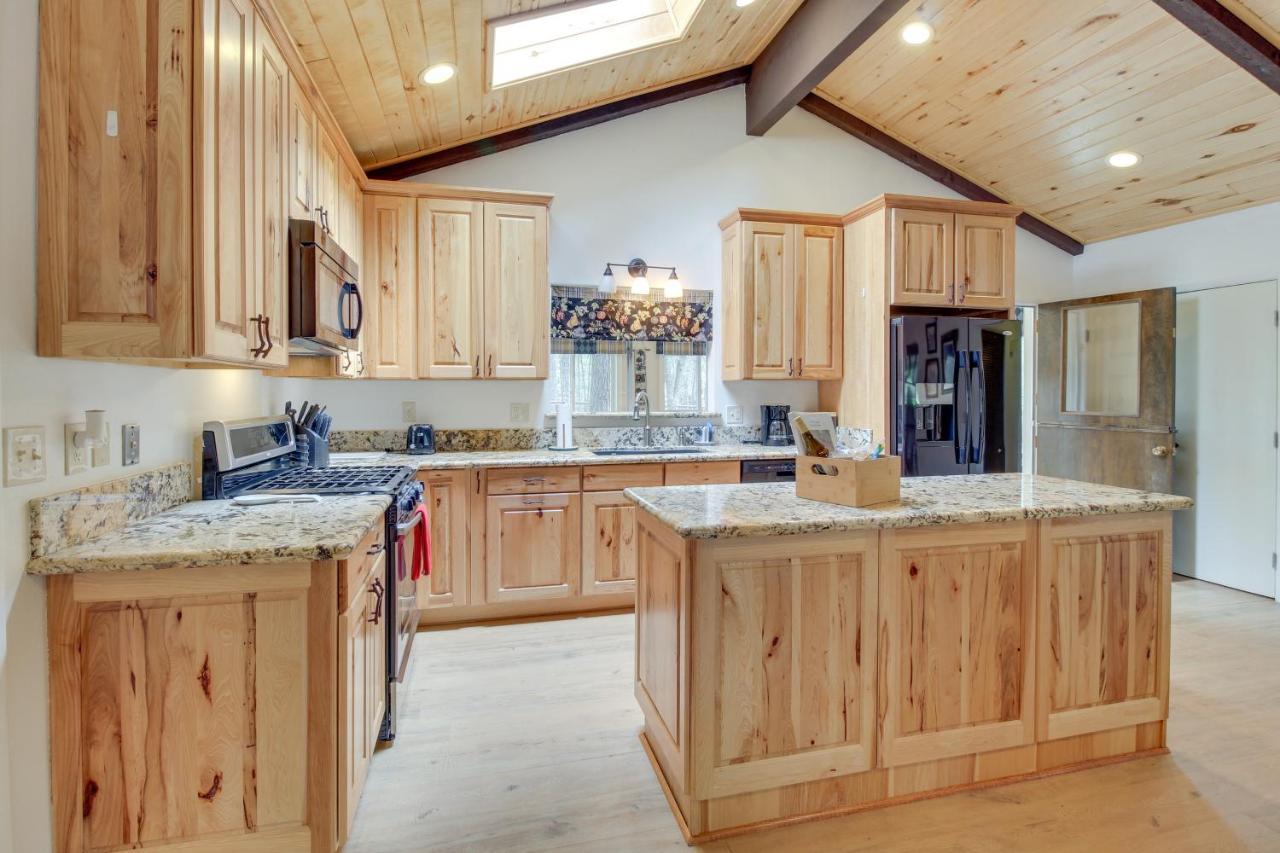 Updated Country Club Cabin, Near Golfing And Hiking! Indian Pine Exterior photo